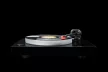Pro-Ject X2 B - audiofil lemezjátszó szimmetrikus kimenettel - Ortofon Quintet Red hangszedővel /selyemfényű fekete/