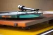 Pro-Ject T2 - lemezjátszó Sumiko Rainier hangszedővel /Dió/