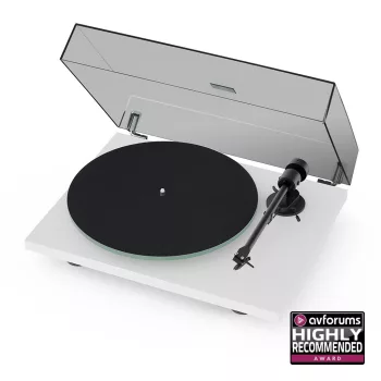   Pro-Ject T1 EVO Phono - lemezjátszó phono előfokkal Ortofon OM10 hangszedővel /Fehér/