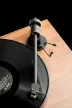 Pro-Ject E1 BT (AT3600L) - lemezjátszó phono előfokkal, Bluetooth kimenettel /lakk fehér/