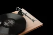 Pro-Ject E1 BT (AT3600L) - lemezjátszó phono előfokkal, Bluetooth kimenettel /lakk fehér/